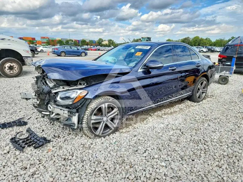2017 Mercedes Benz C-Class фото