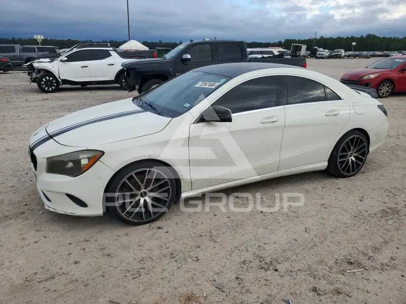 2017 Mercedes Benz CLA-Class фото