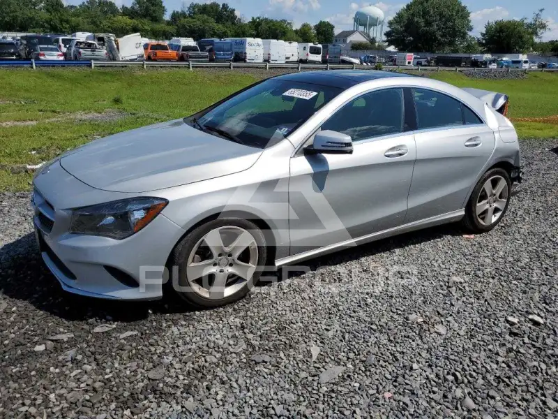 2017 Mercedes Benz CLA-Class фото