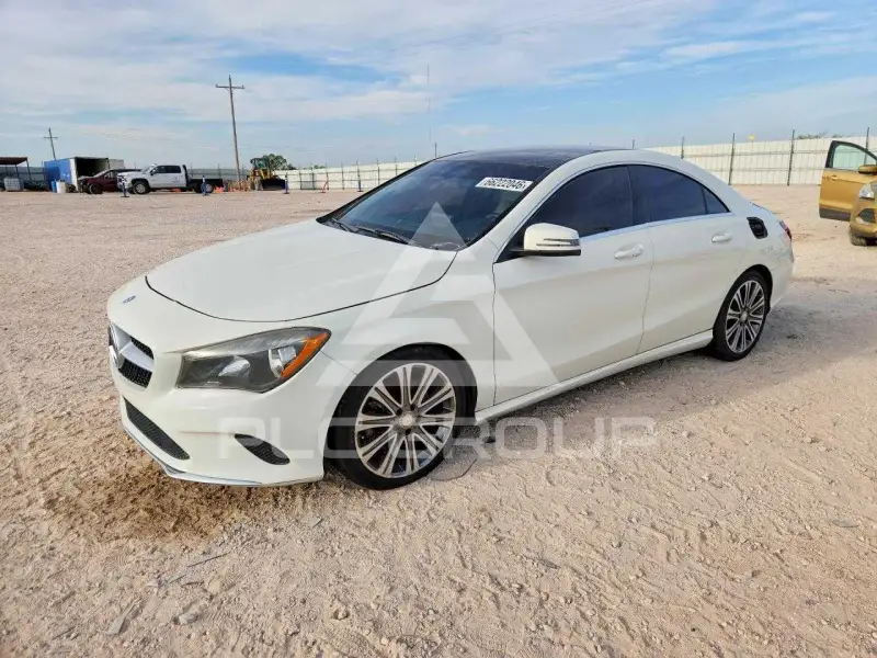 2017 Mercedes Benz CLA-Class фото