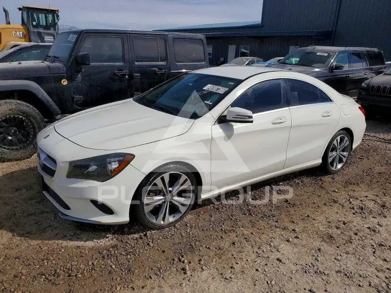 2017 Mercedes Benz CLA-Class фото