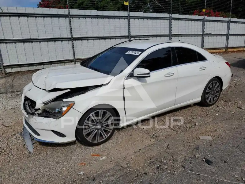 2017 Mercedes Benz CLA-Class фото