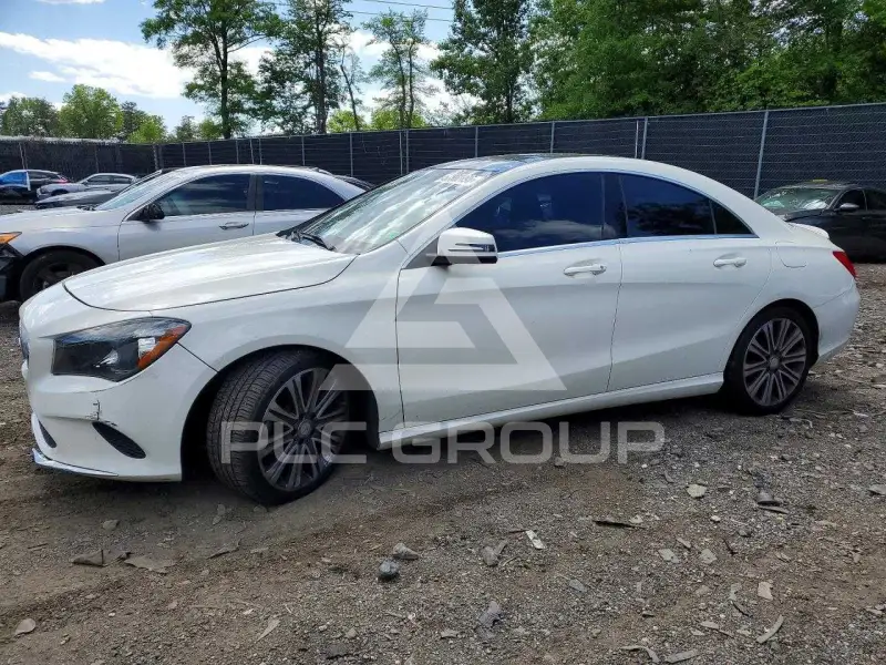 2017 Mercedes Benz CLA-Class фото
