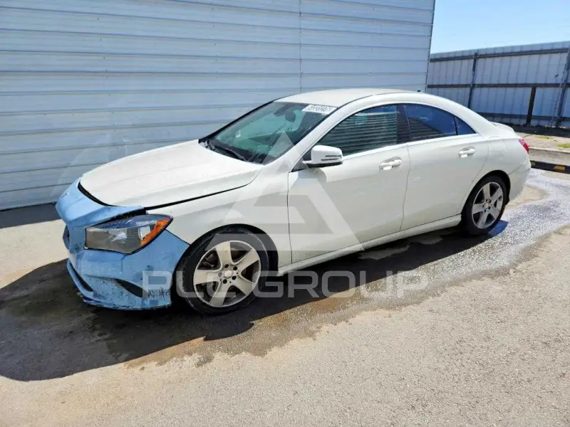 2017 Mercedes Benz CLA-Class фото