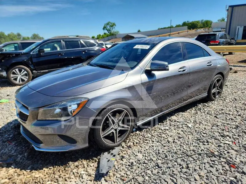 2017 Mercedes Benz CLA-Class фото