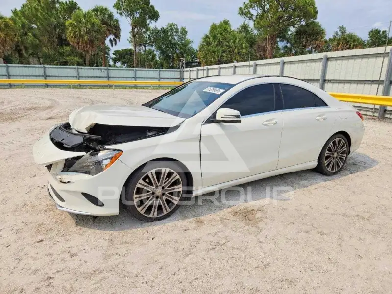 2017 Mercedes Benz CLA-Class фото