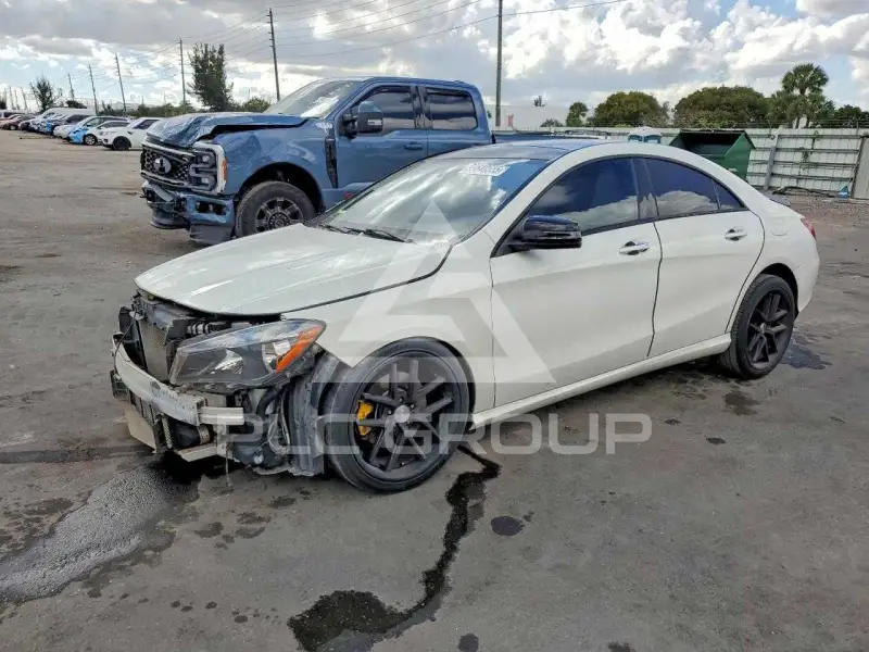 2017 Mercedes Benz CLA-Class фото