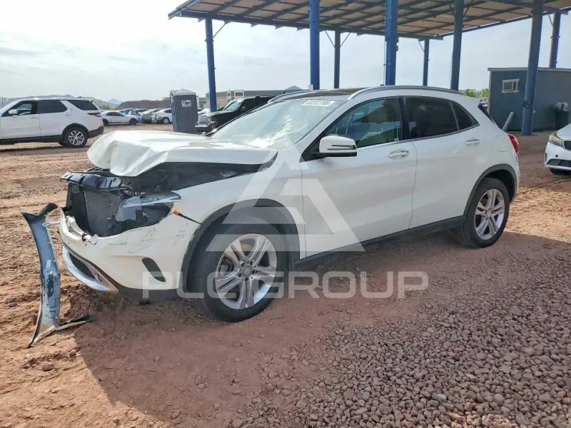 2017 Mercedes Benz GLA-Class фото