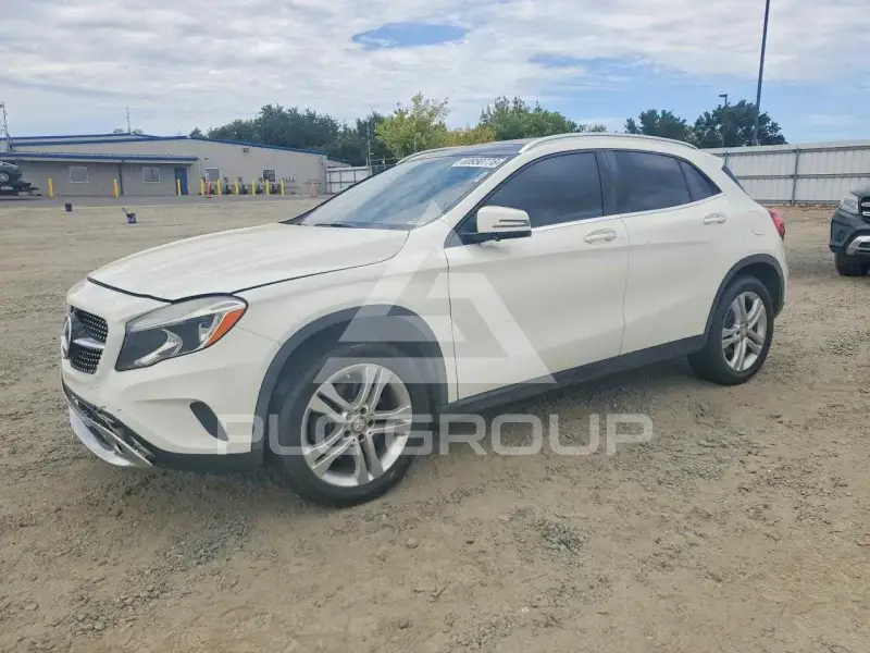 2017 Mercedes Benz GLA-Class фото