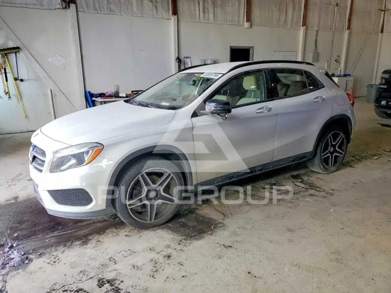 2017 Mercedes Benz GLA-Class фото