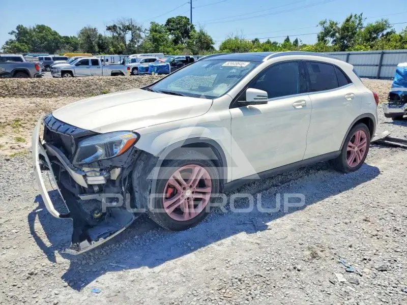 2017 Mercedes Benz GLA-Class фото