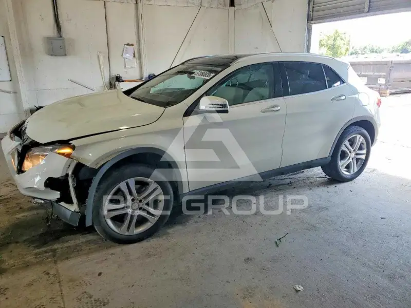 2017 Mercedes Benz GLA-Class фото