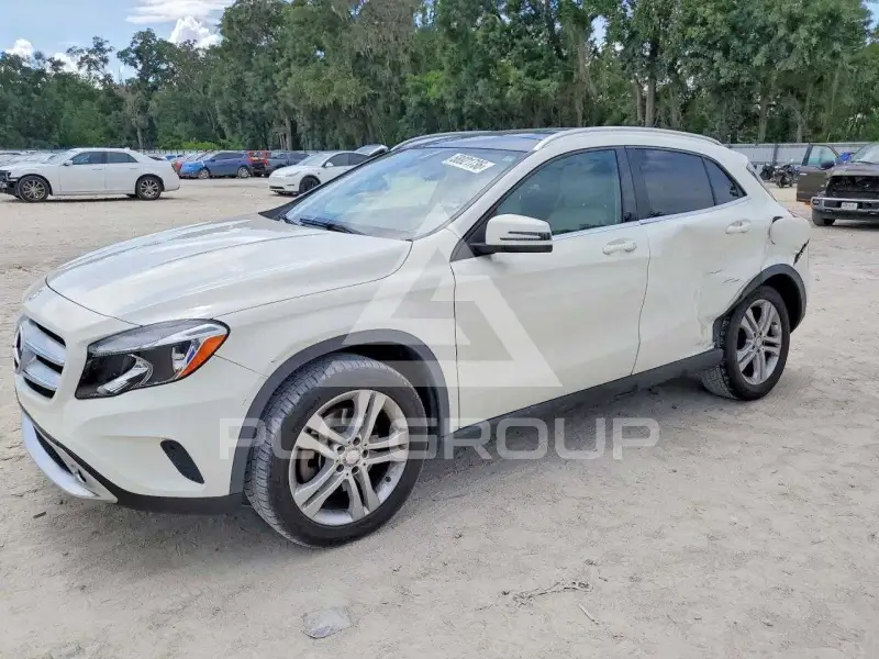 2017 Mercedes Benz GLA-Class photo
