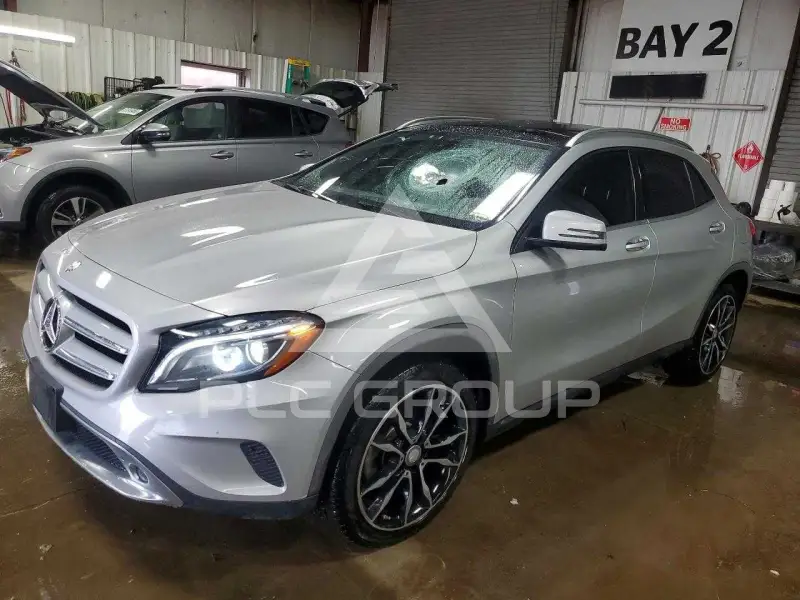 2017 Mercedes Benz GLA-Class фото