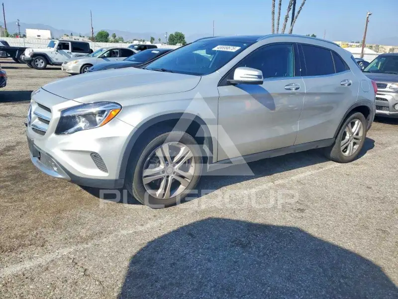 2017 Mercedes Benz GLA-Class фото