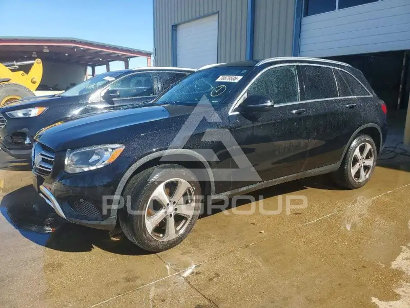 2017 Mercedes Benz GLC-Class фото