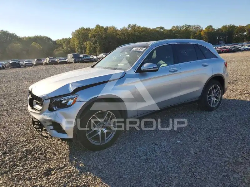 2017 Mercedes Benz GLC-Class фото