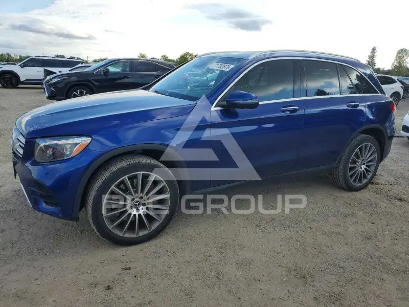 2017 Mercedes Benz GLC-Class фото