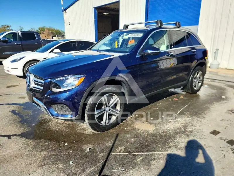 2017 Mercedes Benz GLC-Class фото