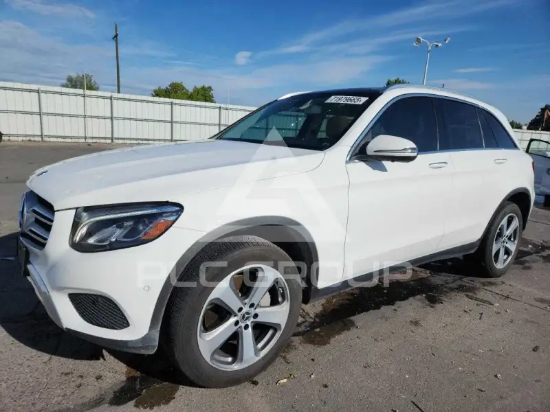 2017 Mercedes Benz GLC-Class фото