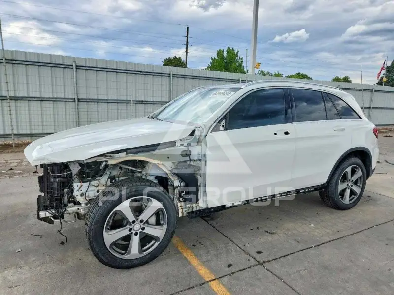2017 Mercedes Benz GLC-Class фото
