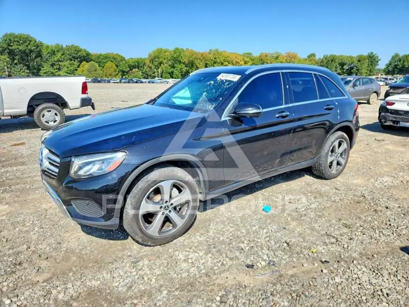 2017 Mercedes Benz GLC-Class фото