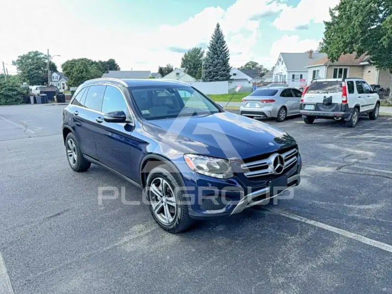 2017 Mercedes Benz GLC-Class photo