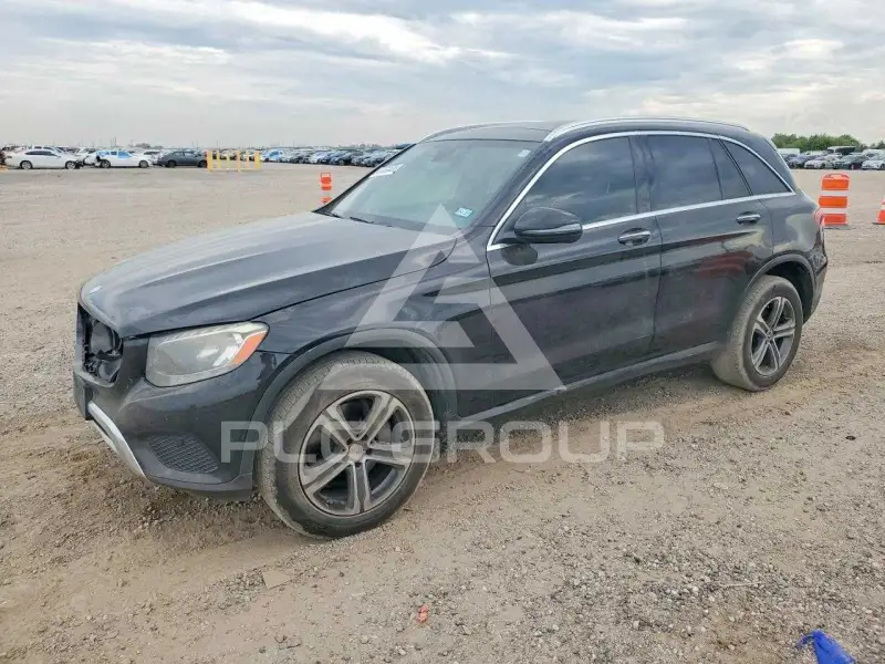 2017 Mercedes Benz GLC-Class photo