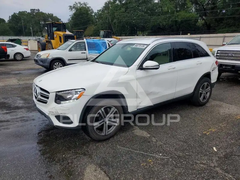 2017 Mercedes Benz GLC-Class photo