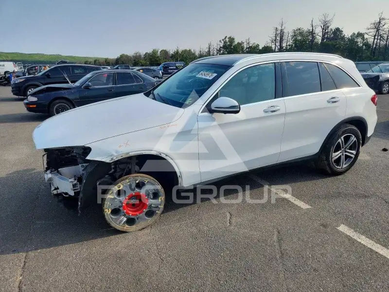 2017 Mercedes Benz GLC-Class фото