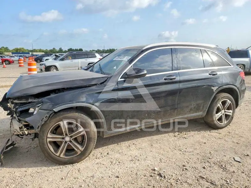 2017 Mercedes Benz GLC-Class photo