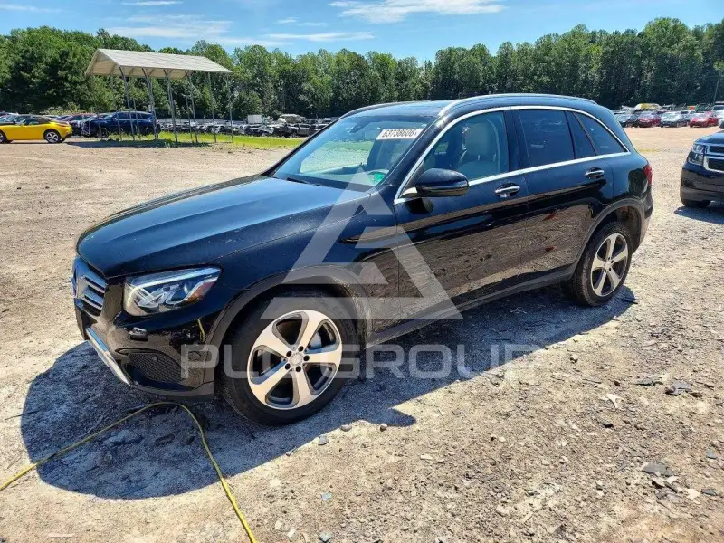 2017 Mercedes Benz GLC-Class фото