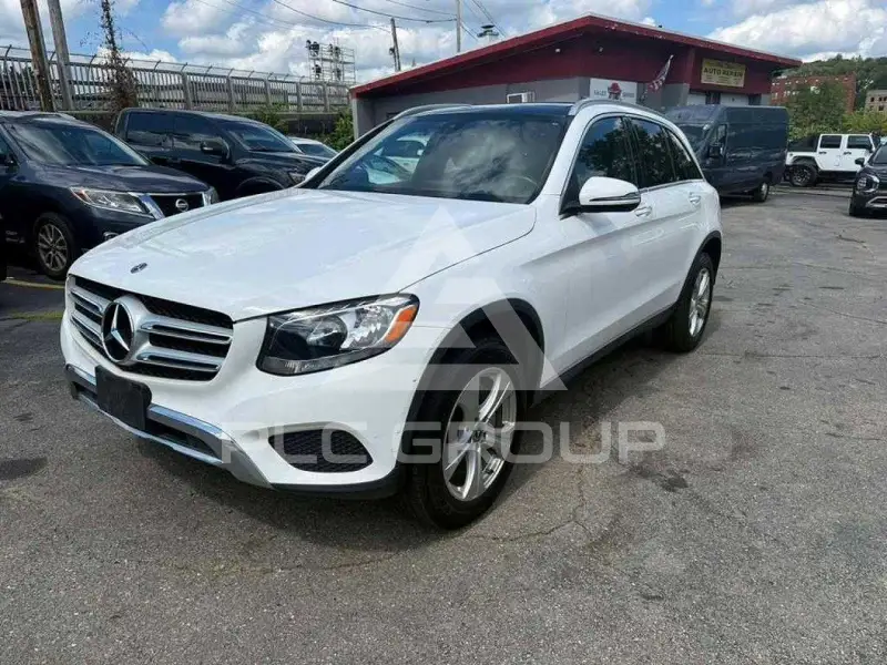 2017 Mercedes Benz GLC-Class фото