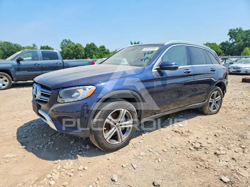 2017 Mercedes Benz GLC-Class фото