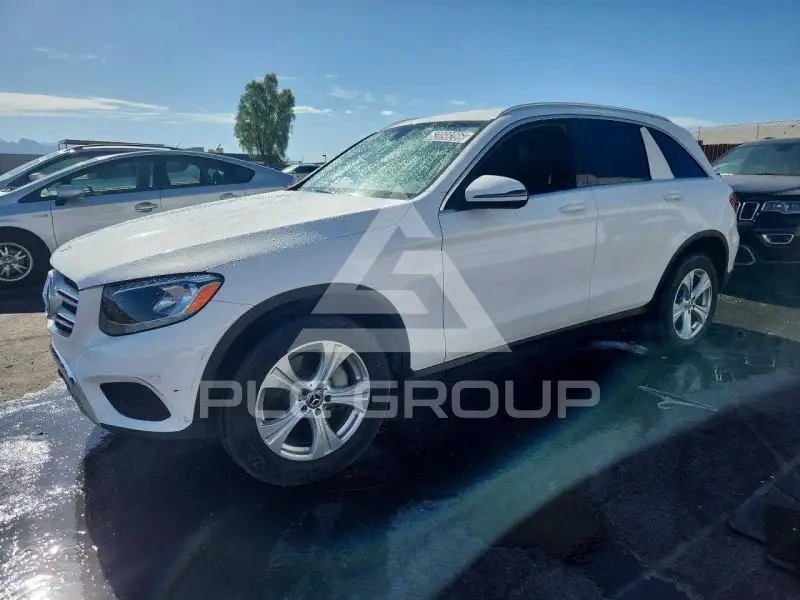 2017 Mercedes Benz GLC-Class фото