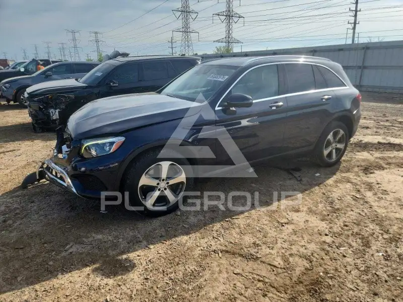 2017 Mercedes Benz GLC-Class фото