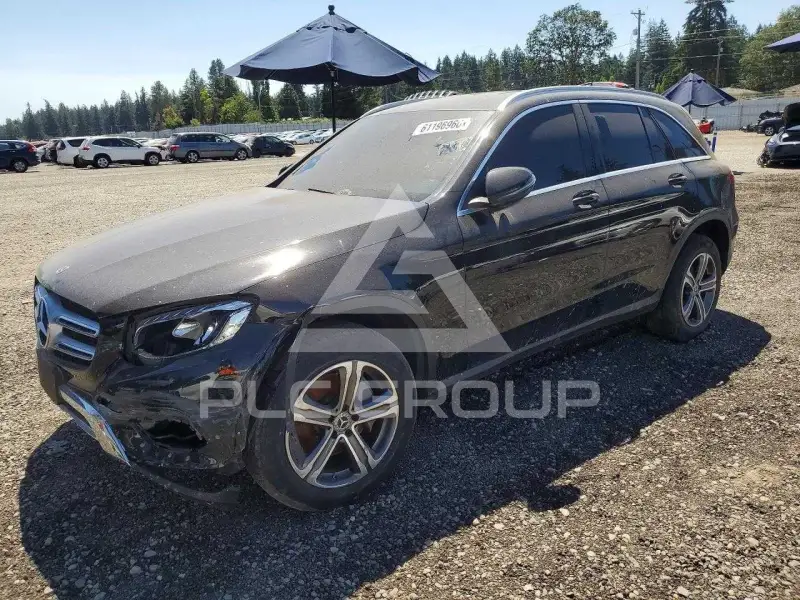 2017 Mercedes Benz GLC-Class фото