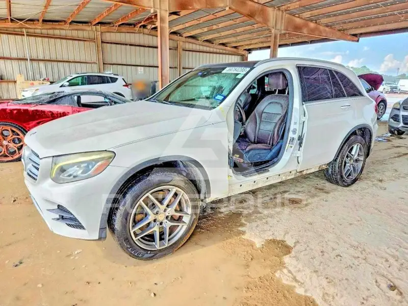 2017 Mercedes Benz GLC-Class фото