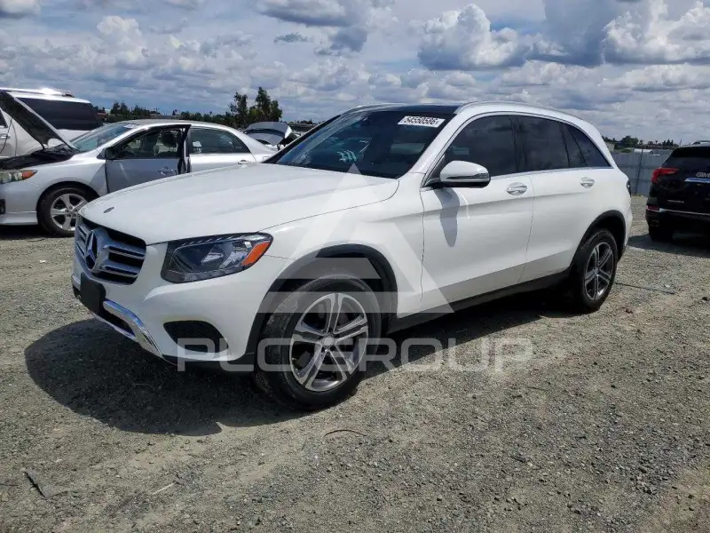 2017 Mercedes Benz GLC-Class фото