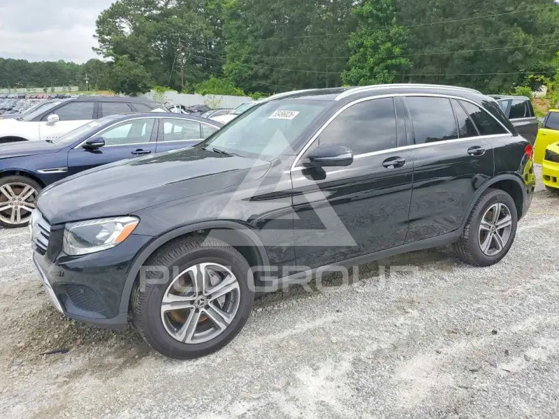 2017 Mercedes Benz GLC-Class фото