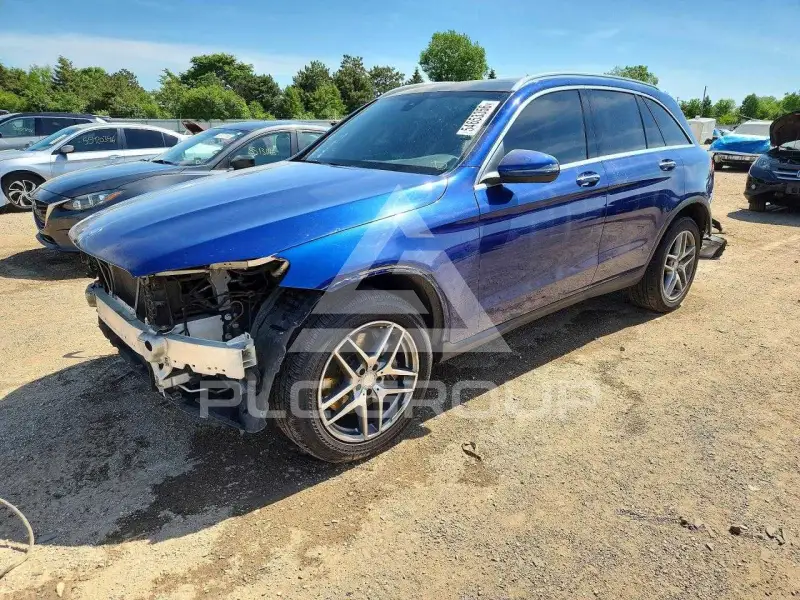 2017 Mercedes Benz GLC-Class photo