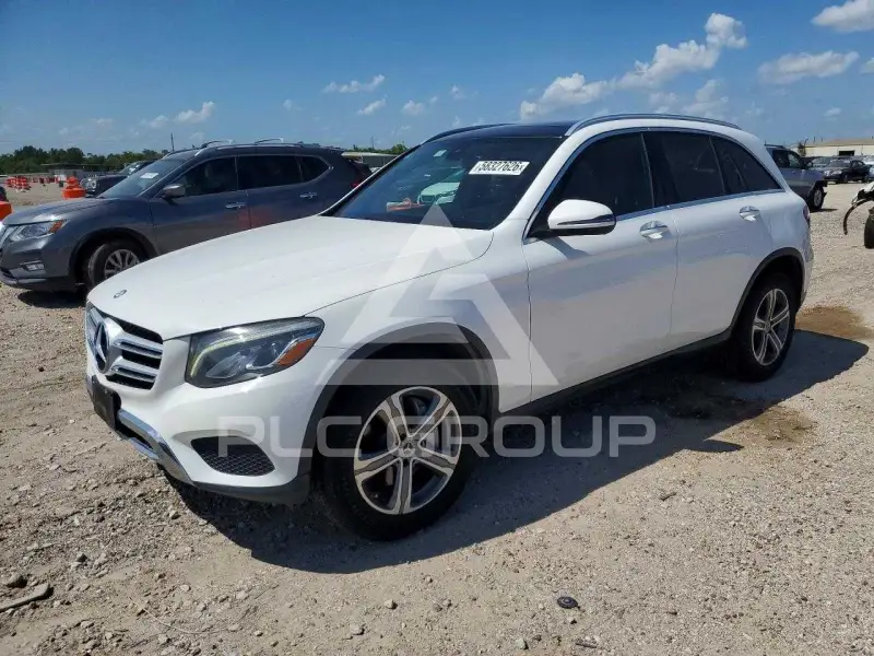2017 Mercedes Benz GLC-Class фото