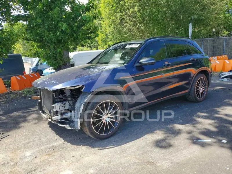 2017 Mercedes Benz GLC-Class photo