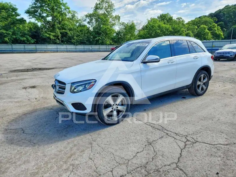 2017 Mercedes Benz GLC-Class фото