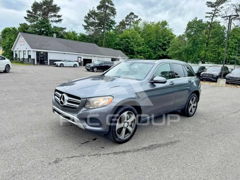 2017 Mercedes Benz GLC-Class фото
