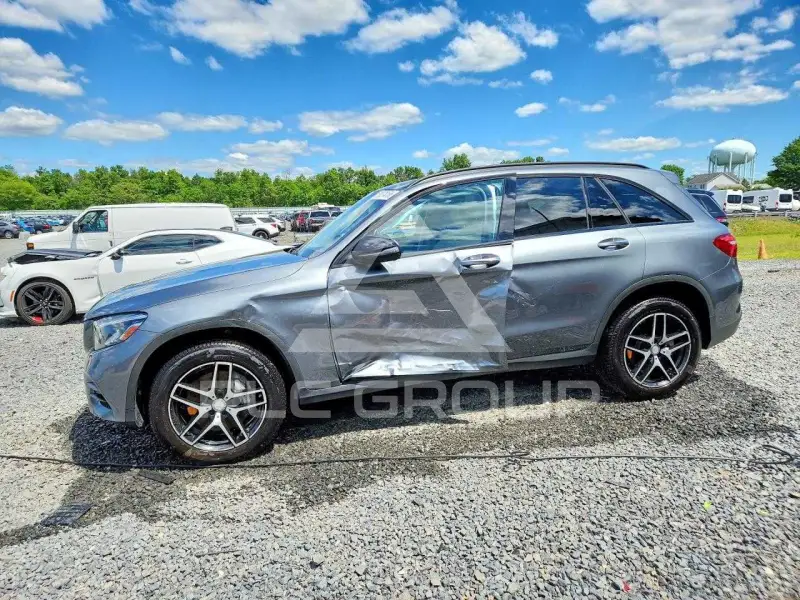 2017 Mercedes Benz GLC-Class фото