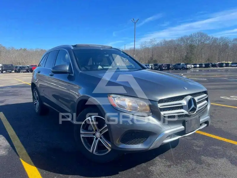 2017 Mercedes Benz GLC-Class фото