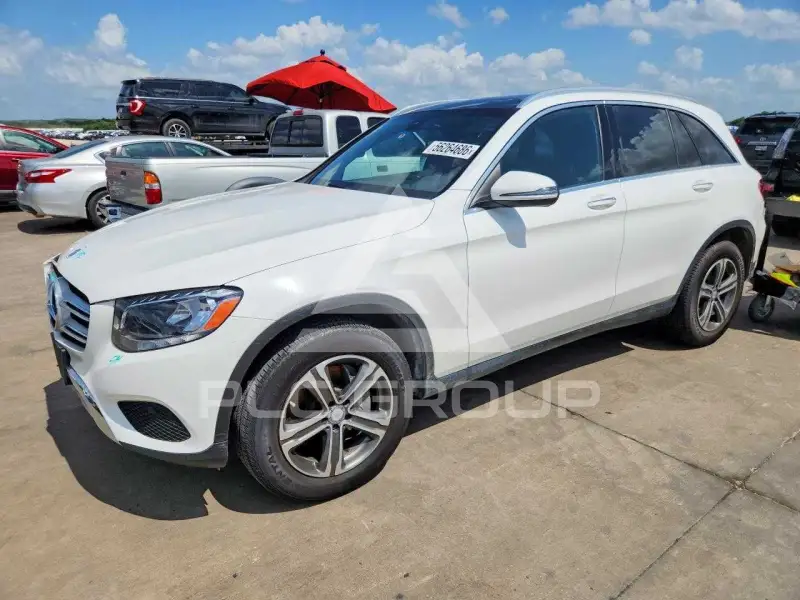 2017 Mercedes Benz GLC-Class фото