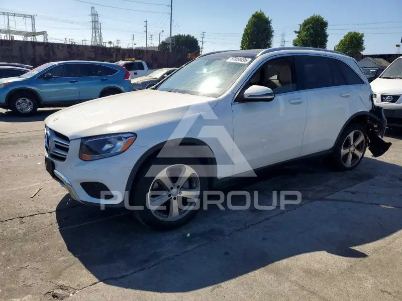 2017 Mercedes Benz GLC-Class фото