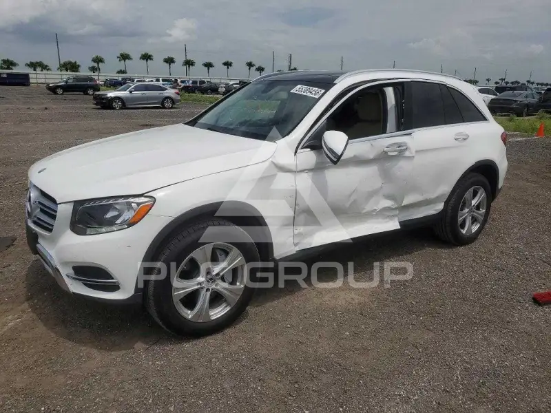 2017 Mercedes Benz GLC-Class photo